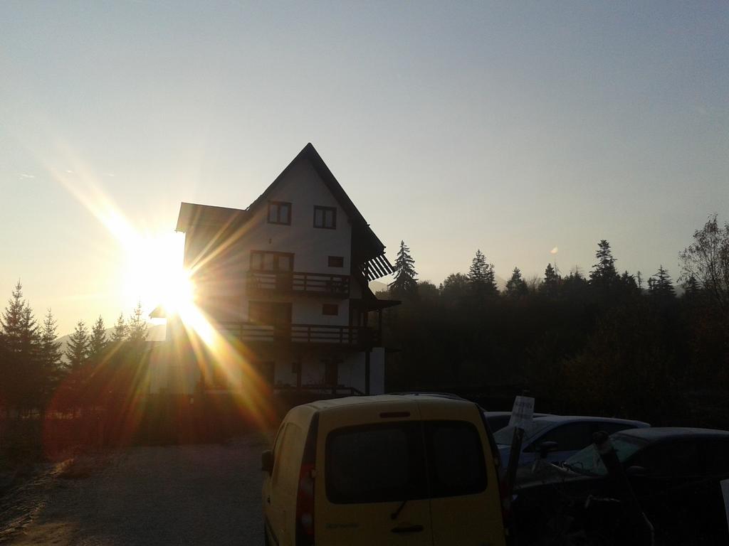 Hotel Dumbrava Soarelui Brașov Exterior foto