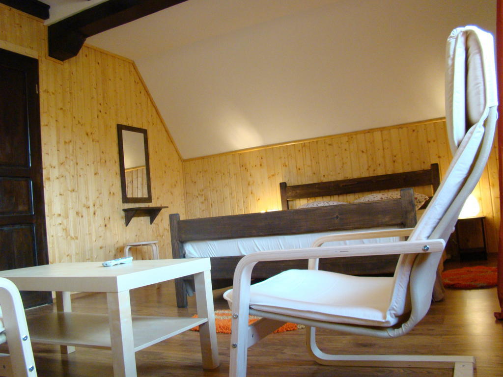 Hotel Dumbrava Soarelui Brașov Zimmer foto